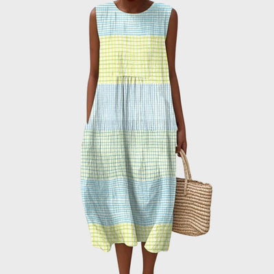 Isla | Summer Dress in Fresh and Relaxed Checkered Pattern
