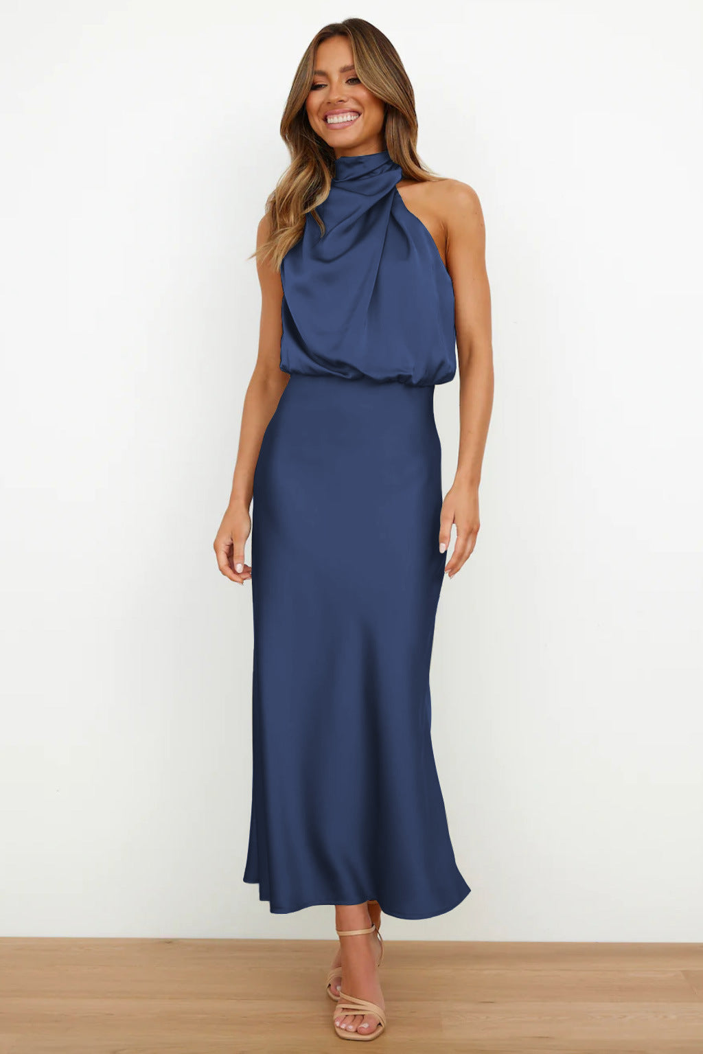 Valeria™ | Long Dress with Halter Neck