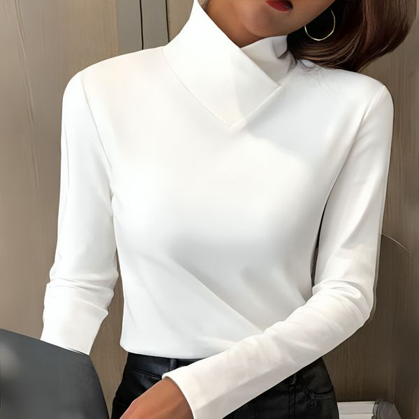Liora Castelli Elegant Turtleneck Fit
