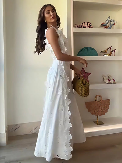 Éliora – Long dress with knotted straps and floral lace pattern