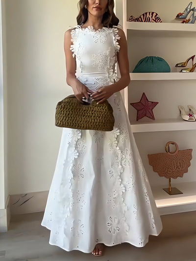 Éliora – Long dress with knotted straps and floral lace pattern