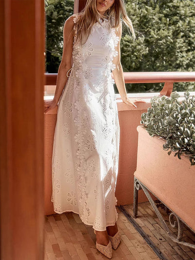 Éliora – Long dress with knotted straps and floral lace pattern