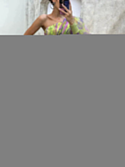 Amelia - Elegant Split Dress