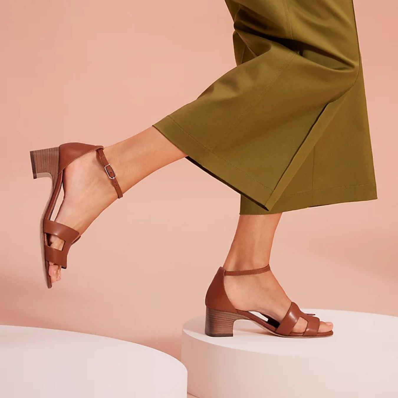 CHLOÉ | ELEGANT SANDALS