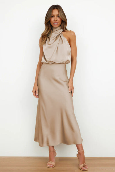 Valeria™ | Long Dress with Halter Neck