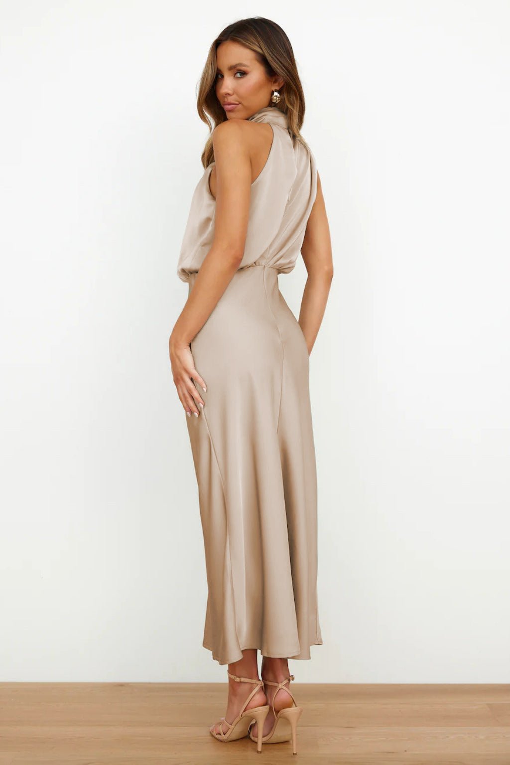 Lydia | Long Dress with Halterneck